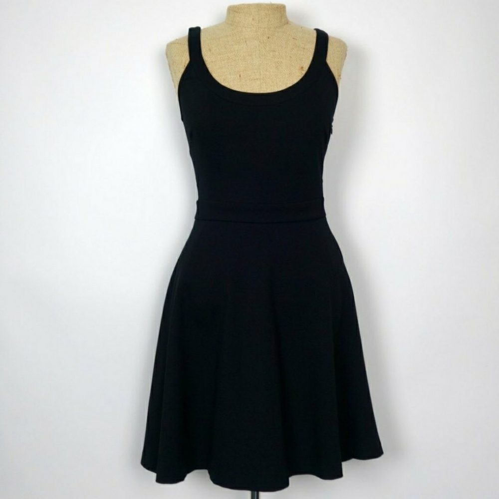 Banana Republic knit dress -- with POCKETS! 🥳